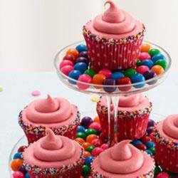Bubble Gum Frosting Cupcakes