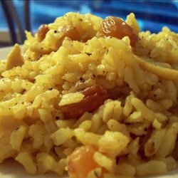 Rice Pilaf With Pine Nuts and Golden Raisins