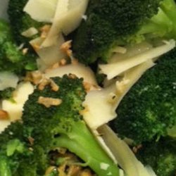 Broccoli With Garlic and Asiago