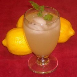Old-Fashioned Lemon Balm Lemonade