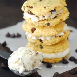 Cookies & Cream Chocolate Chip Cookies