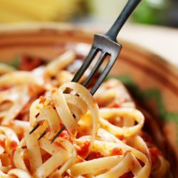 Pasta With Tomato and Bacon Sauce
