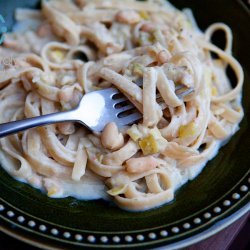 Fettuccine With Leeks and White Beans