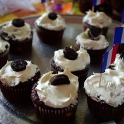 Mini Oreo Surprise Cupcakes