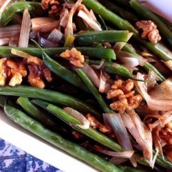 Green Beans With Browned Butter and Hazelnuts