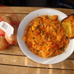 Pasta With Chicken and Vodka Sauce