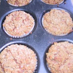 Date Muffins With Streusel Topping