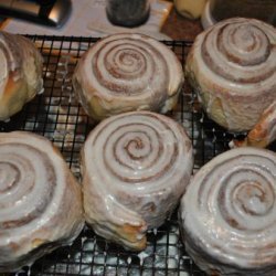 The Machine Shed Giant Cinnamon Rolls
