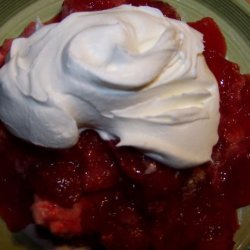Strawberry Cheesecake Jello Trifle