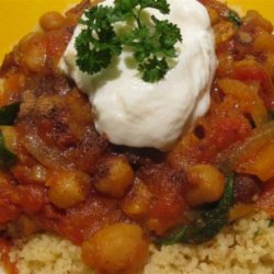 Moroccan Chickpeas With Carrot and Dates