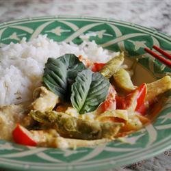 Kai Kang Dang (Chicken Curry with Coconut Milk)