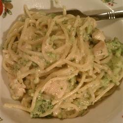 Creamy Chicken With Pasta and Broccoli