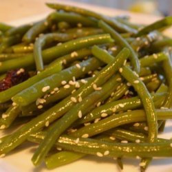 Green Beans With Sun-Dried Tomatoes and Almonds