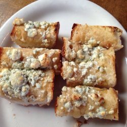 Roasted Garlic Bread With Gorgonzola