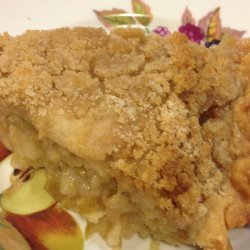 Grated Apple Pie With Streusel Topping