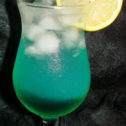Enticing Azul Bebida (Cocktail)
