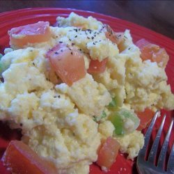 Fluffy Cheese and Tomato Scrambled Eggs