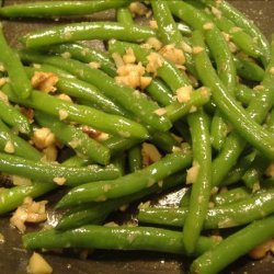 Green Beans With Ginger and Cashews