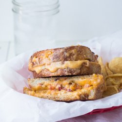 Grilled Pimento Cheese And Bacon Sandwiches