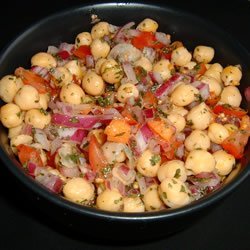 Chickpea Salad with Red Onion and Tomato