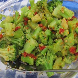 Broccoli With Sun-Dried Tomatoes and Roasted Garlic