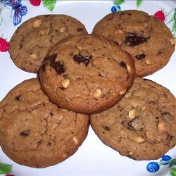 Peanut Butter Cookies With Chocolate Chunks