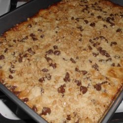 Rich Chocolate Chip Toffee Bars