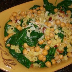 Pasta With Spinach, Chickpeas, and Bacon
