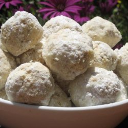 Tropical Hawaiian Snowballs (Hawaiian-Style Russian Tea Cookies)
