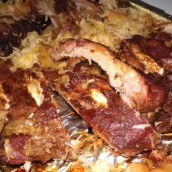 Baked Spareribs With Sauerkraut and Apples
