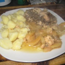 Rosemary Chicken With Apples and Onions