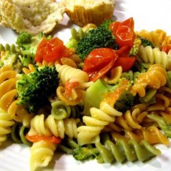 Spinach Pasta With Veggies and Parmesan
