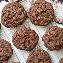 Chocolate Chunk Cookies (One Bowl)