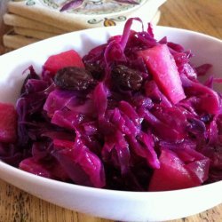 Sweet and sour red cabbage