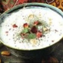 Persian Cucumber Yogurt (Maast-O Khiyaar)
