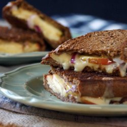 Grilled Apple and Cheese Sandwiches
