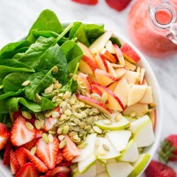 Spinach Salad With Strawberry Vinaigrette