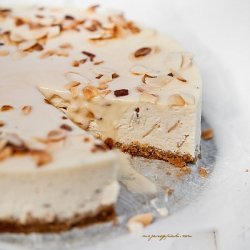 Almond-Amaretto Cheesecake