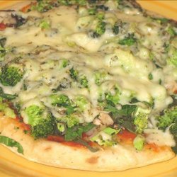 Pita Pizza, Spinach, Broccoli, Onion, and Mushroom