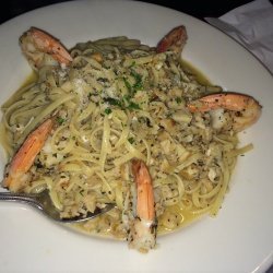 Linguine With Shrimp and Clam Sauce