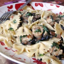 Creamy Pasta With Mushrooms, Spinach, and Peas