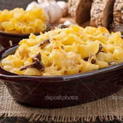 Macaroni and Cheese With Chicken and Mushrooms