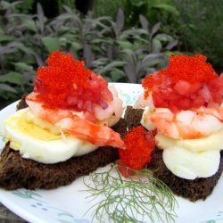 Smushi 3: Greenlandic Prawns With Mayonnaise and Hard Boiled Egg