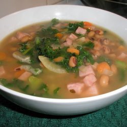 Black Eyed Pea Soup With Ham and Greens
