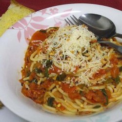 Spaghetti With Fresh Tomato and Basil Sauce