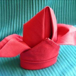 Serviette/Napkin Folding, Fleur De Lis/Cardinal Combination