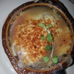 Soupe a L'oignon Gratinee (French Onion Soup)