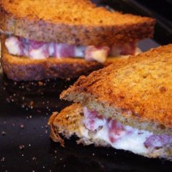 Toasted Sausage and Horseradish Sandwiches - Grzanki Z Kielbasa