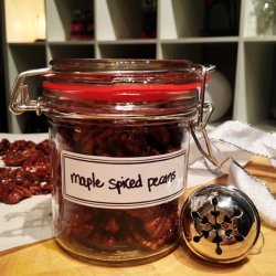 Spiced maple pecans