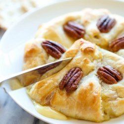 Baked Brie With Pecans